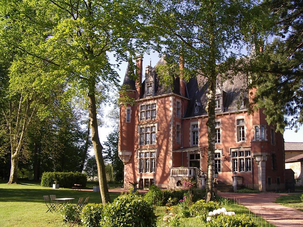 Château de la Vernède Saint-Rémy-de-Chargnat Exterior foto