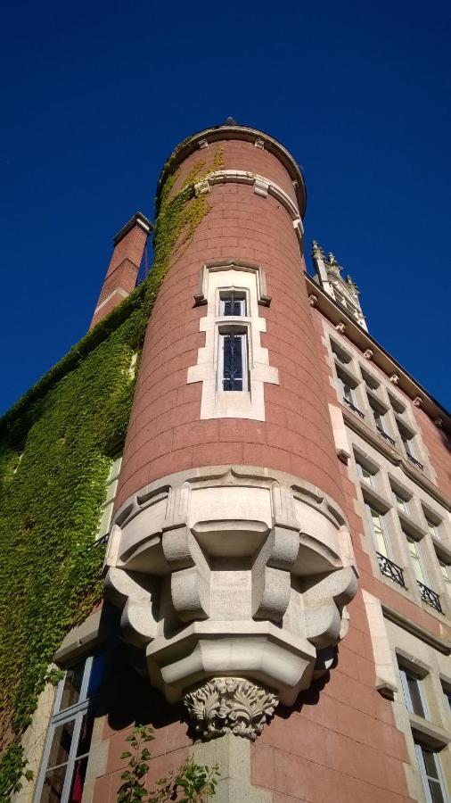 Château de la Vernède Saint-Rémy-de-Chargnat Exterior foto